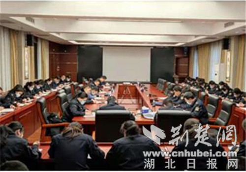 襄阳城管督察大队以考促学 推进作风建设“服务年”工作