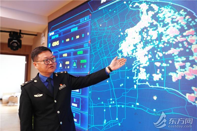 推进数字化智能化执法 上海城管对22万沿街商户进行“红黄绿”风险分级