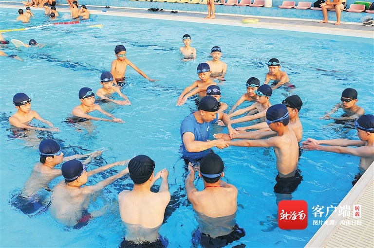 澄迈建设13个拼装式游泳池 为中小学生提供游泳技能培训
