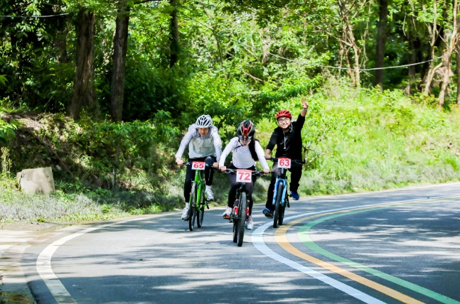 骑游天府绿道 2021成都国际自行车车迷健身节开赛