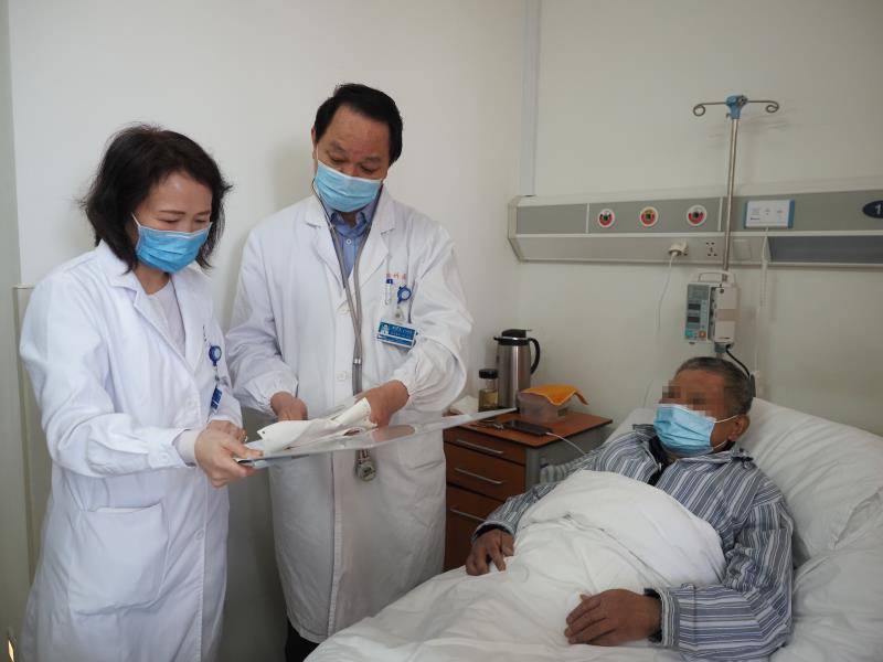 晚期肺癌治疗像“看感冒”一样简单！上海胸科医院首创“去化疗”模式