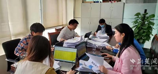 黄石西塞山区税务局快审快退退税款  3天审核2.1万份单证资料