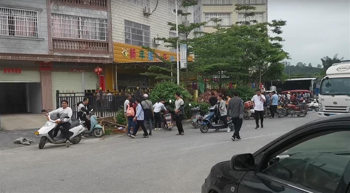 新海南客户端记者对话广西健乐幼儿园受伤幼童家属：孩子仍昏迷不醒 当地血库告急