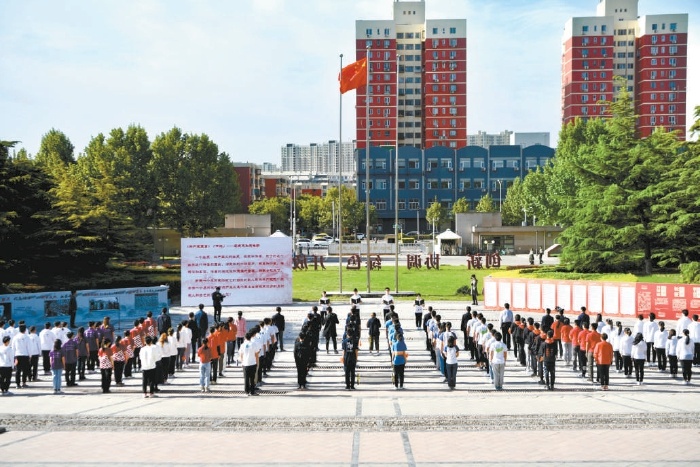 北京市“永远跟党走”歌曲传唱活动走进大学校园