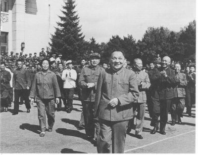 1978年9月，邓小平在吉林视察。.jpg
