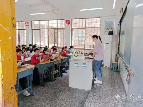 鄂州市第一中学：多措并举防控“小眼镜”