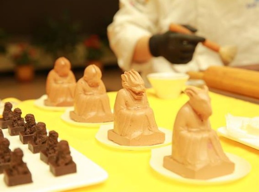 巧克力宫灯，翻糖青铜罍……甜甜的“国宝”可以吃！