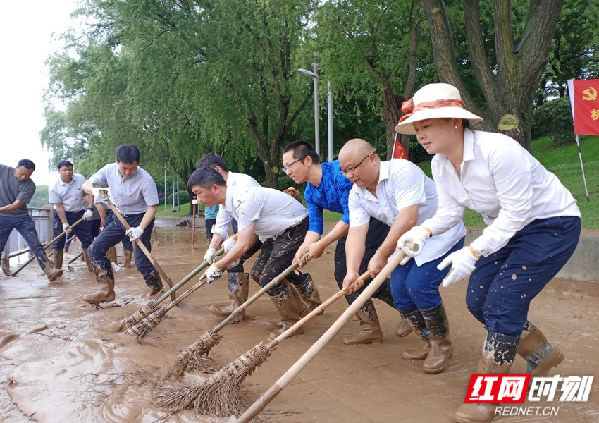 湘江长沙段水位稳步下降 橘子洲景区25日恢复开放