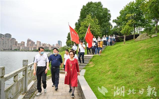 重走红色路线，湖北三级政协青年党员一线学党史