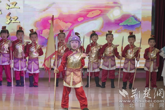 创意表演庆“六一” 江汉区稚雅幼儿园举办第八届戏剧节