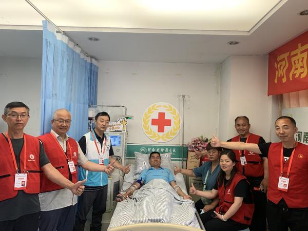 郑州“80后”“献血专业户”捐献造血干细胞挽救生命
