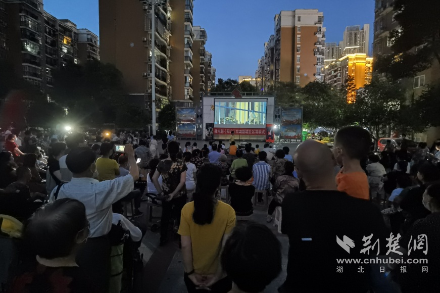 抗疫微电影《阳台》在汉首映 张继先称赞家国情怀表达得淋漓尽致