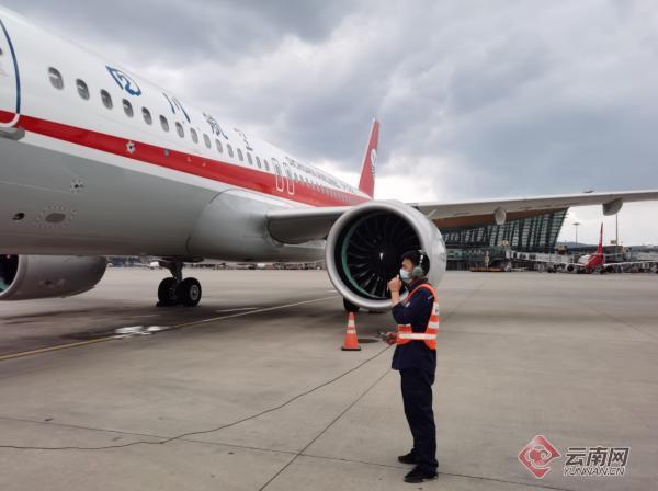 川航首架全经济舱飞机抵昆 将执行昆明至浦东、南京等航线
