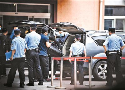 高考首日北京交警接七起求助 考生身份证"失踪"持临时证明进考场