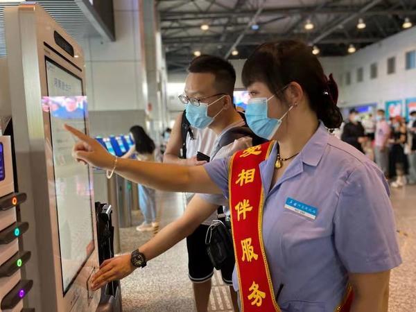 端午小长假，郑州北站已开通电子客票业务，旅客刷脸、刷证即可进站