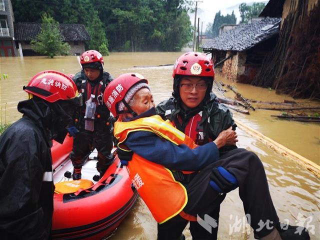 恩施州利川、来凤遭暴雨袭击 2万余人受灾，紧急转移125人