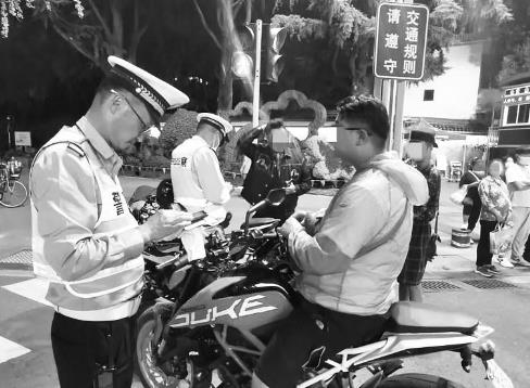 昆明交警专项整治“炸街”飙车违法行为 呼吁群众举报