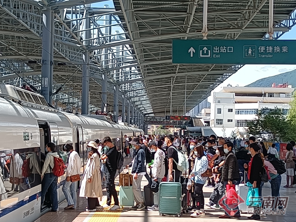 中秋返程高峰：云南铁路预计发送旅客超16万人