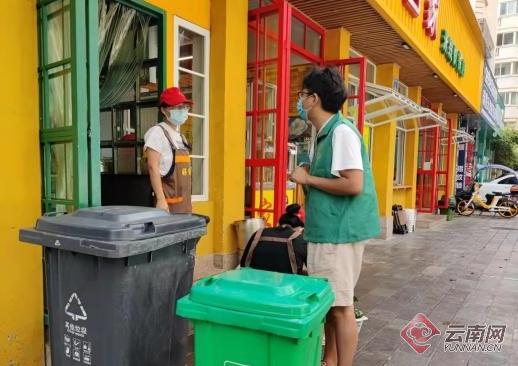 昆明五华区城管局开展餐饮业污染物排放专项整治工作
