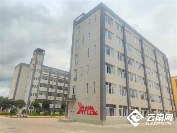 云南禄丰县职业高级中学项目通过初步验收