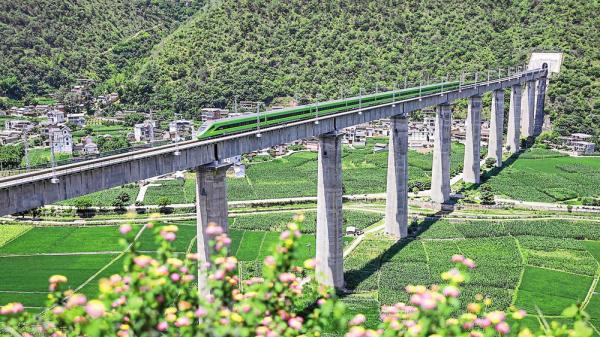 中缅国际铁路通道建设迈出重要一步 大瑞铁路大保段开通运营