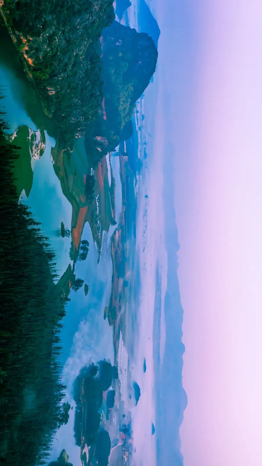 清晨的云南普者黑,春意浓浓,白雾飘飘 视觉中国.jpg