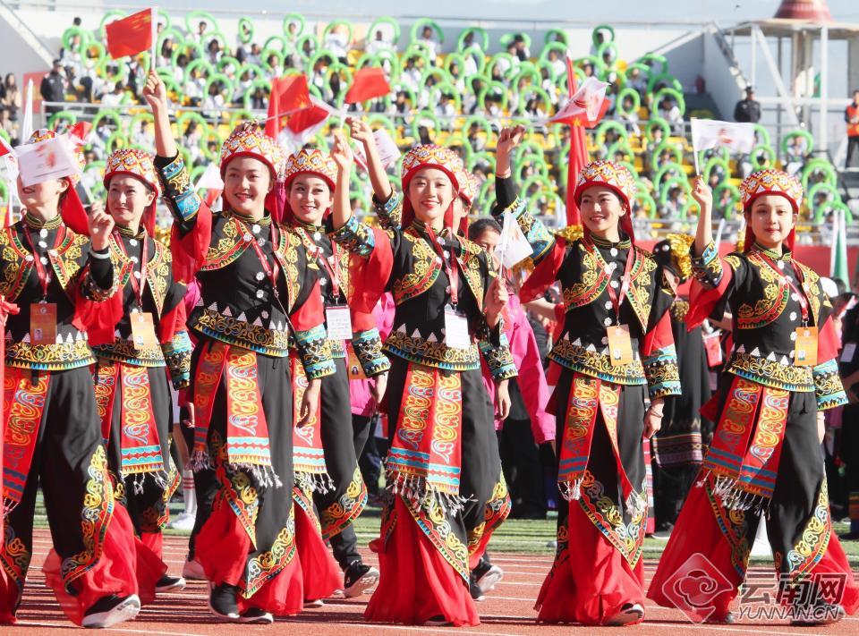 歡歌勁舞譜寫團結和諧華章雲南省第十一屆少數民族傳統體育運動會開幕