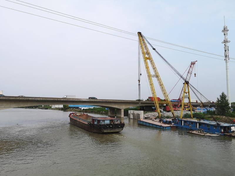 东方网记者王佳妮,通讯员李栋,秦雪晴7月3日报道:为确保苏申内港线西