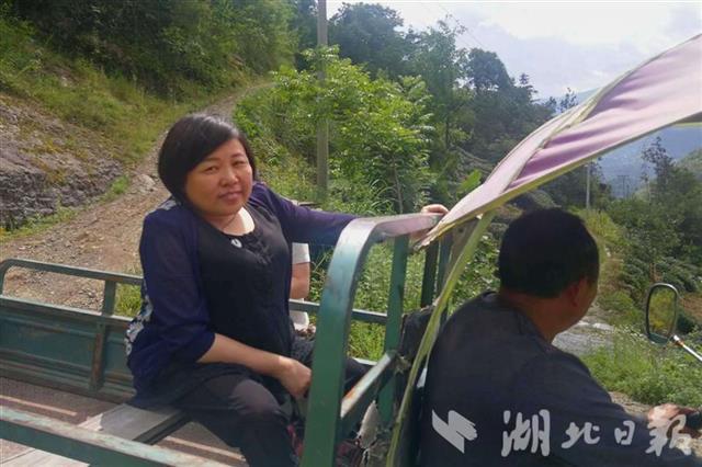 阳光天使孙万清20年坚持当倾诉心情的秘密树洞