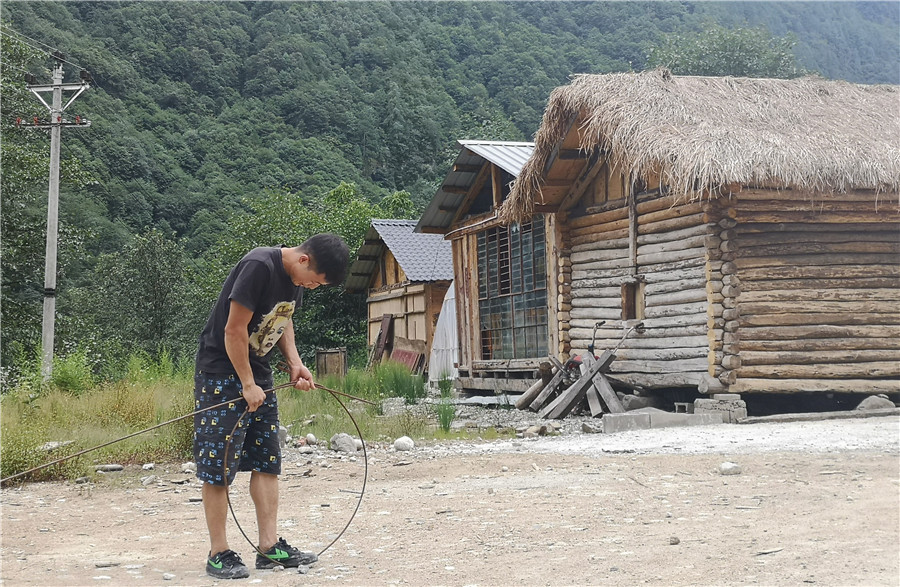独龙江小伙白忠平深山里的抖音红人