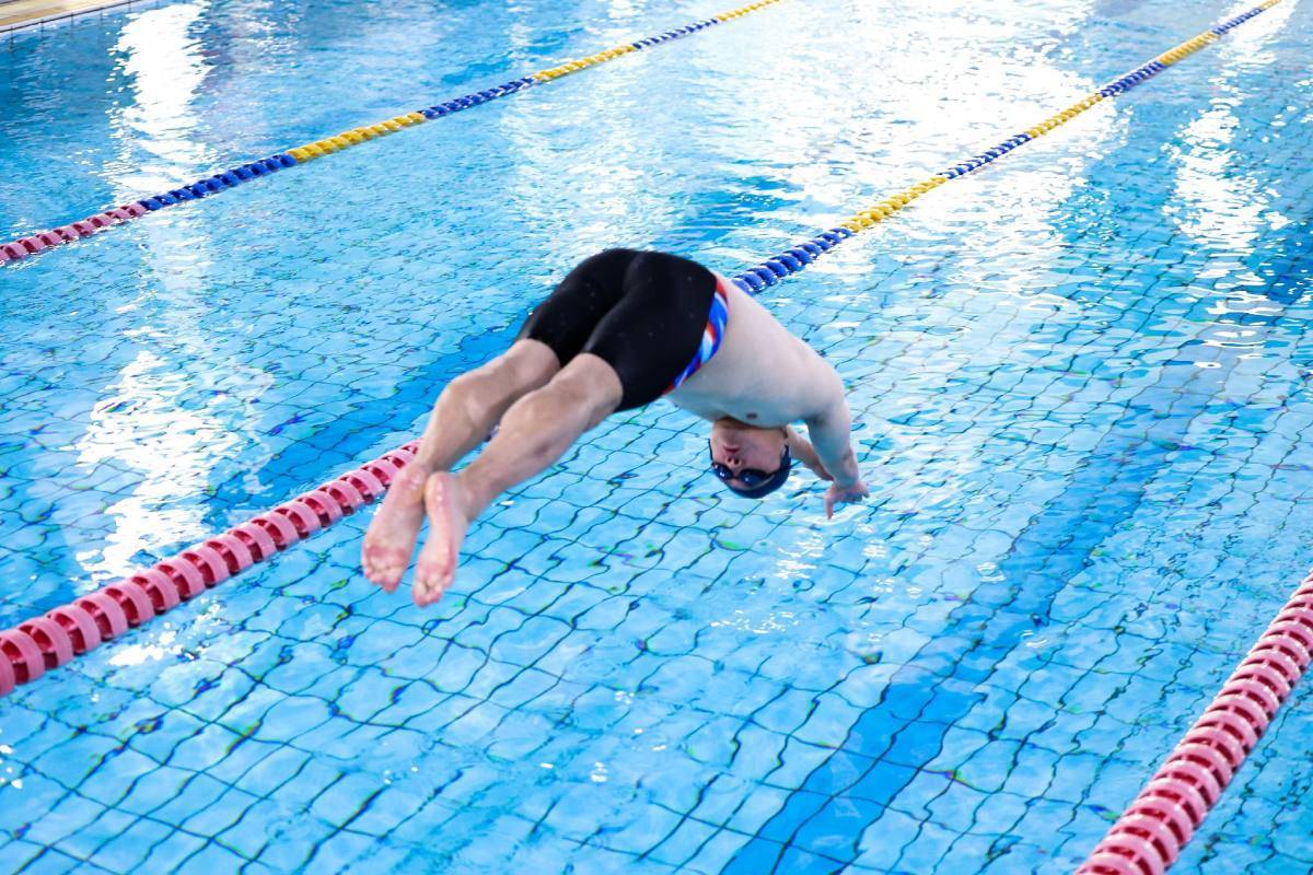 体育聚合效应不断凸显沪市民运动会企事业单位游泳比赛举行