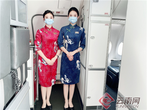 满满国潮范 瑞丽航空乘务示范组首次亮相