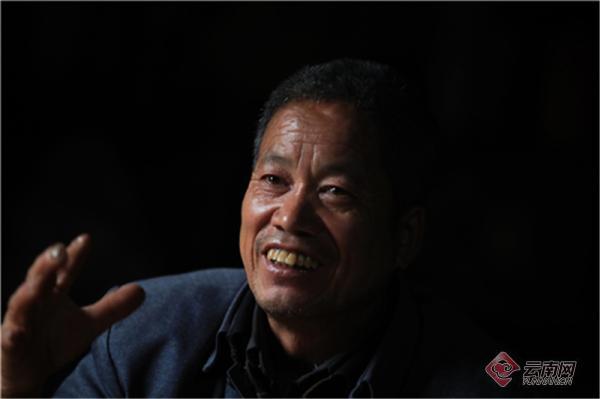 西畴县西洒镇岩头村村长李明华 陈飞 摄