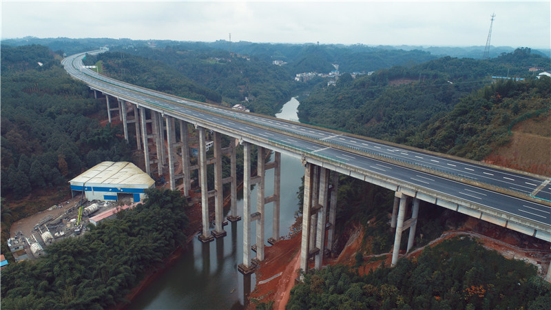 90分钟到宜宾成宜高速公路预计年底正式通车