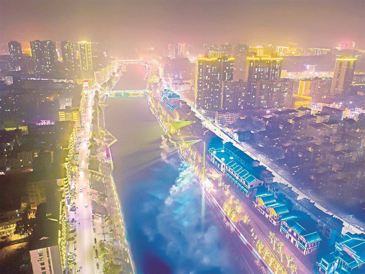 洪湖城区"一河两岸"夜景.