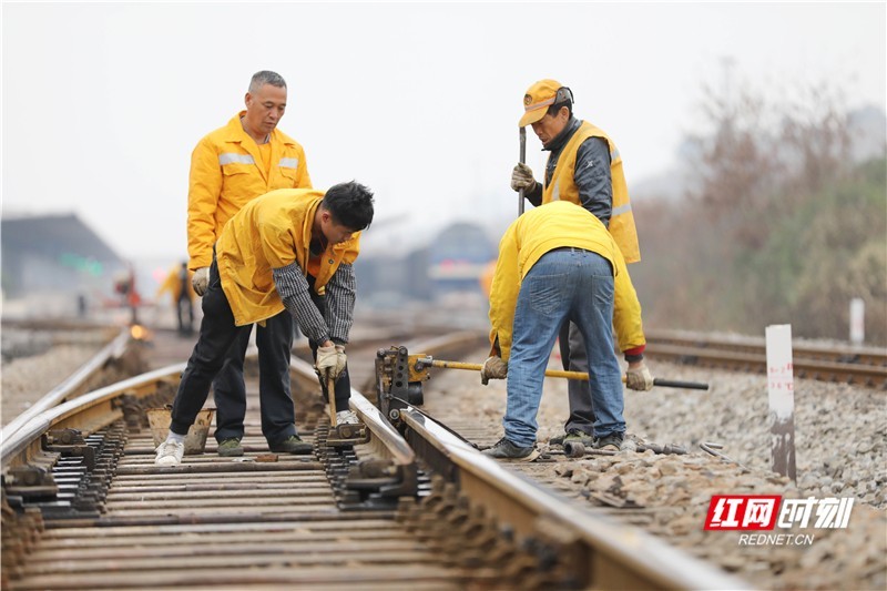 2月8日,在湖南省道縣的道州火車站內,益陽——湛江線的湖南道州站工務