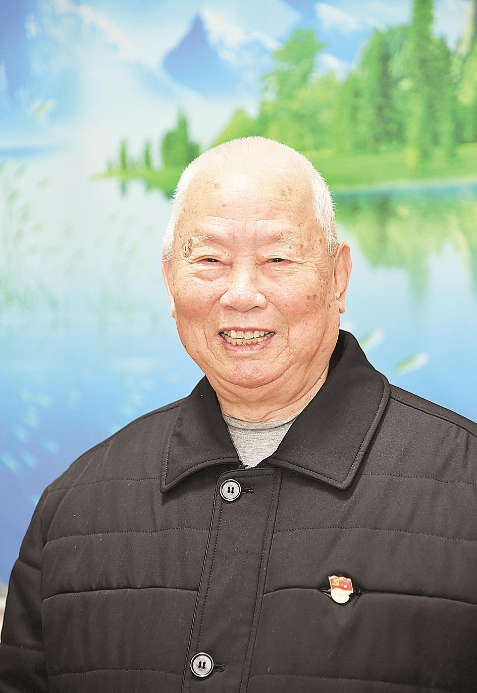 老战士陈厚元(通讯员 吴自飞 摄)老战士钟岳斌