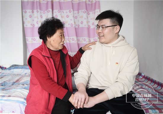 特别报道丨杨靖宇曾孙马铖明投身扶贫一线的英雄后代