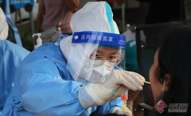 【高清组图】昆明:坚守疫情防控一线迎接中国医师节 _云南网