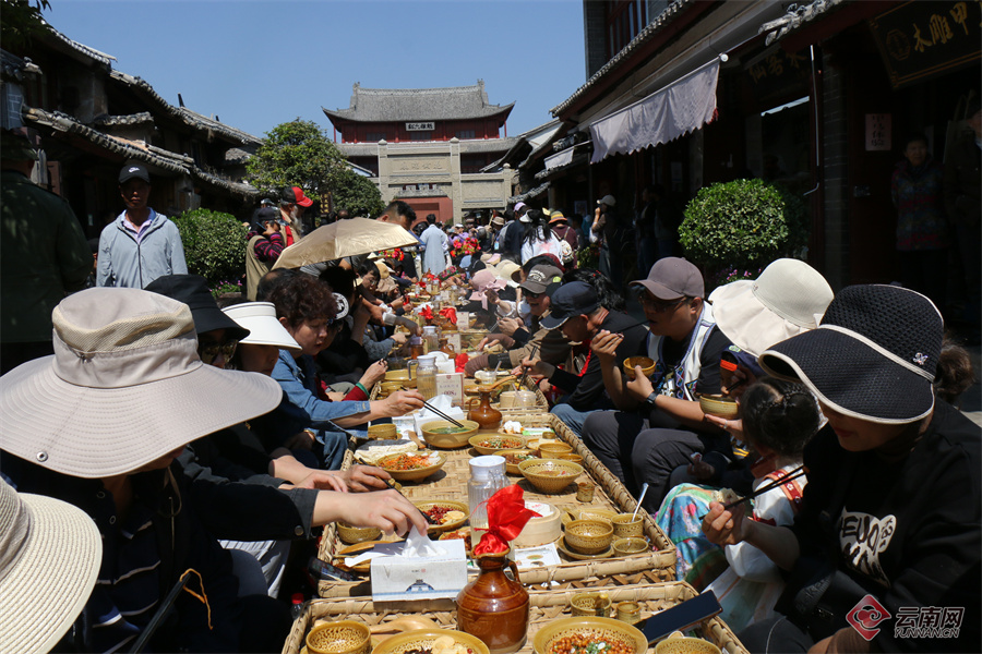 面巍肉车图片