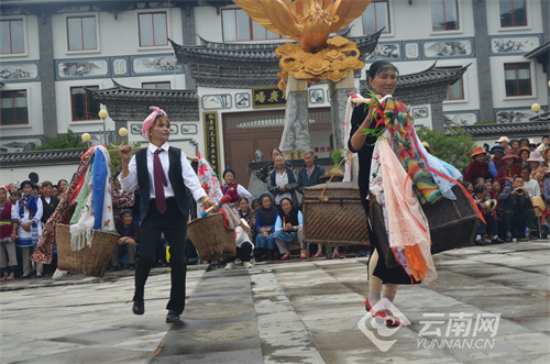 弘扬农耕文化,洱源凤羽上演传统大戏"田家乐"_云南看点_社会频道_云南