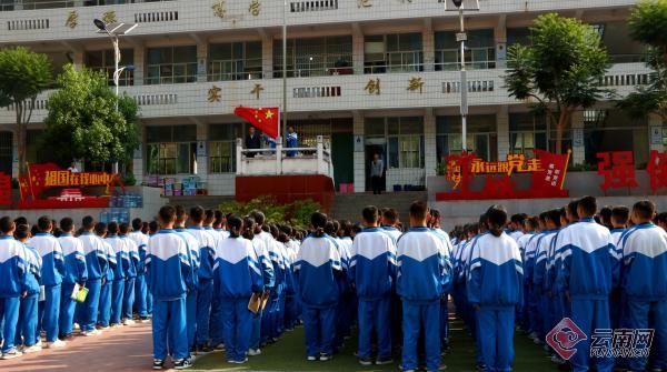 临沧凤庆三岔河镇：“薪火相传爱国志”文明讲堂进校园
