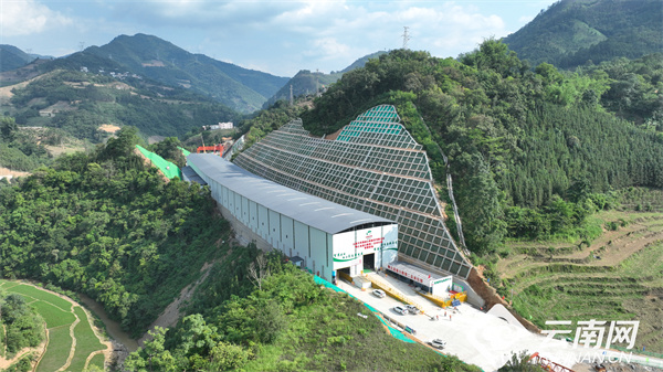 云南建成首个高原山区智慧梁场 效率提升45%
