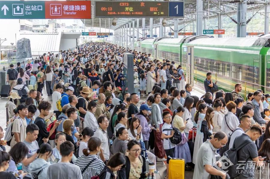暑运以来云南铁路发送旅客超1800万人次