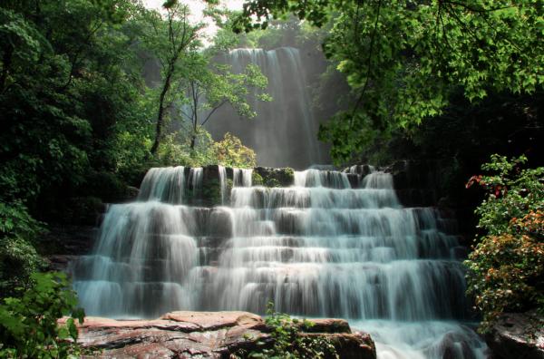 【早安云南·云游】在黄连河，寻见人间烟火与自然奇观的和鸣