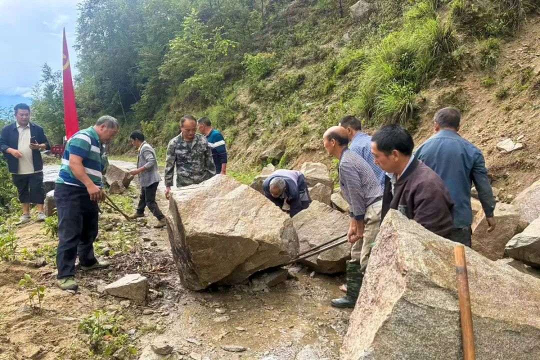 从“要我管”到“我要管”——梁河万名村民争当“路管家”