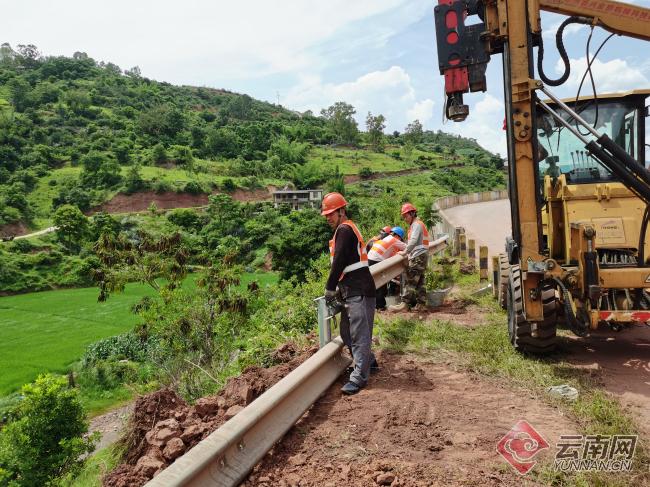 全省首次！大理州旧公路护栏在地方农村公路“再就业”