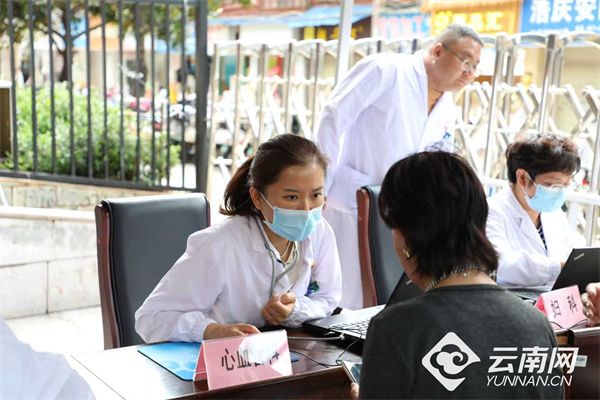 八段锦、义诊、脱口秀……云南省中医医院多彩活动庆祝医师节