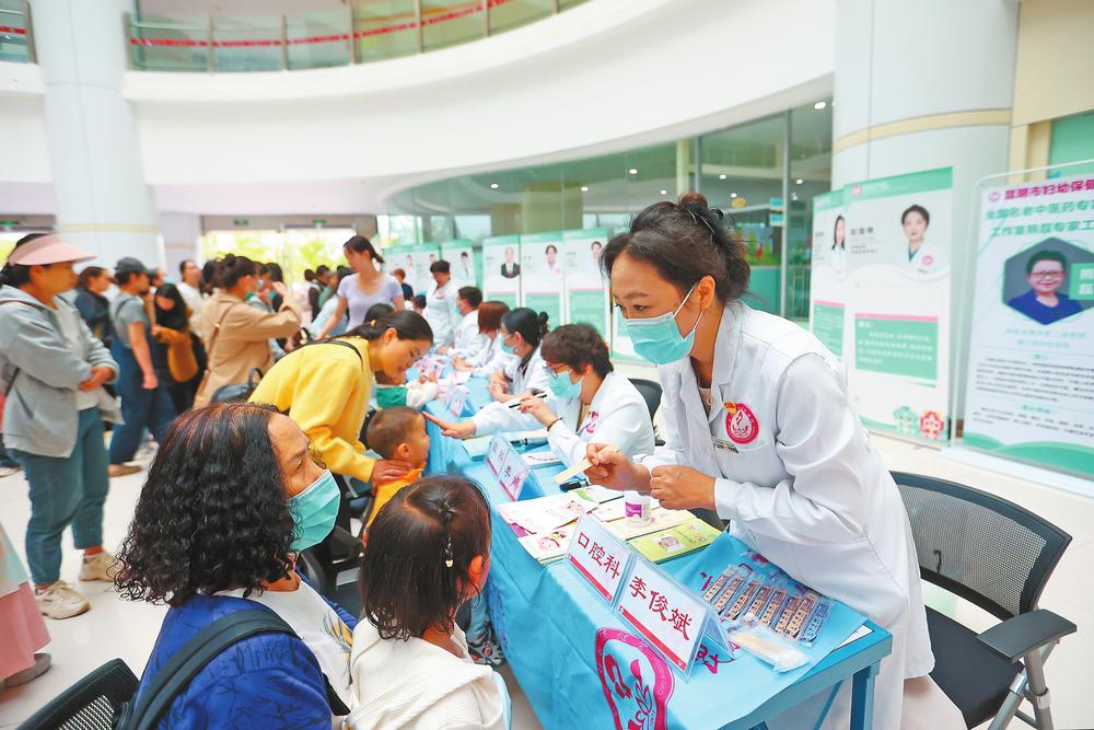 全省各地开展形式多样的中国医师节主题活动 礼赞仁心大爱 传递温暖力量