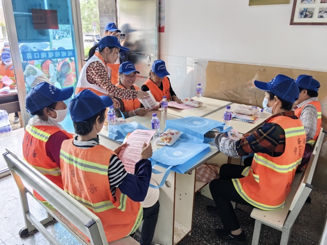 陆良：聚焦“暖心 赋能”书写服务职工“新篇章”